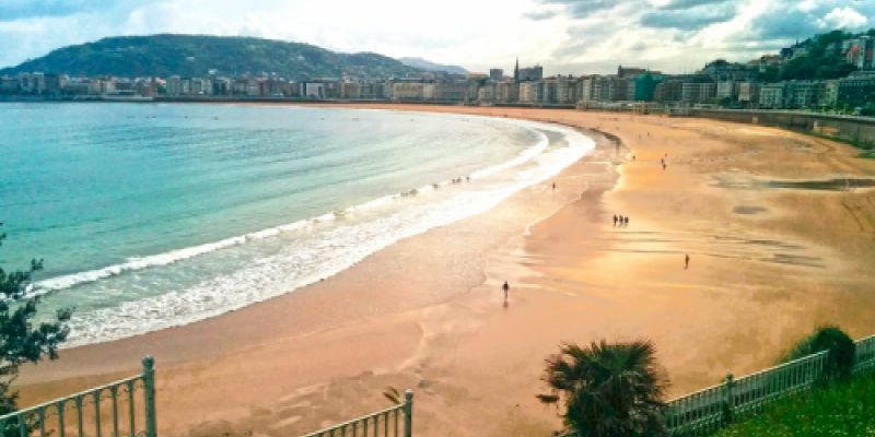 Paisaje de playa del Sardinero en Santander